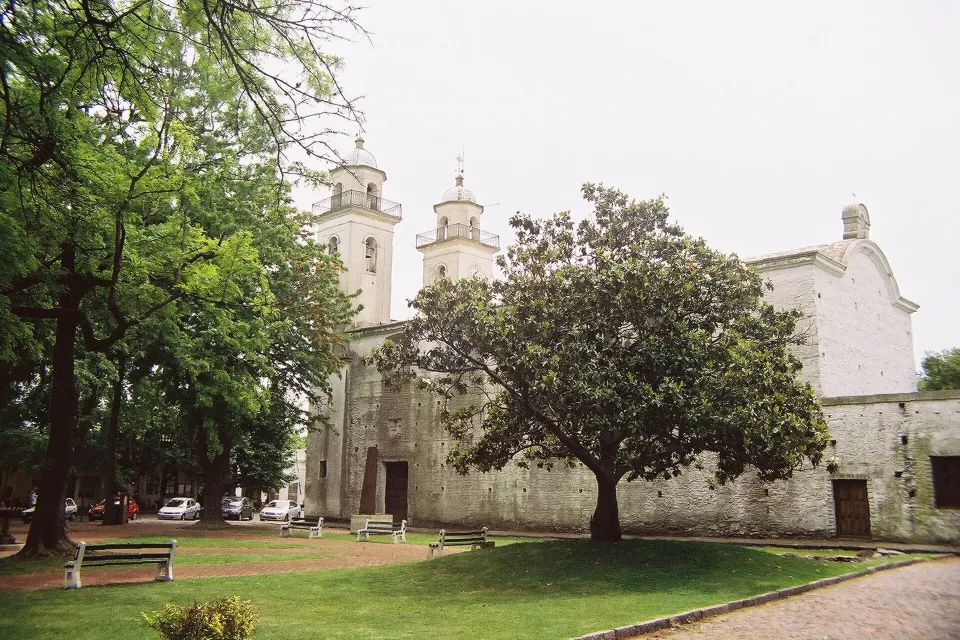 Montevideo & Colonia