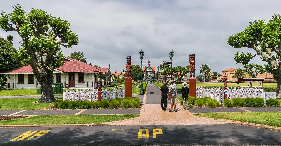Auckland & Rotorua