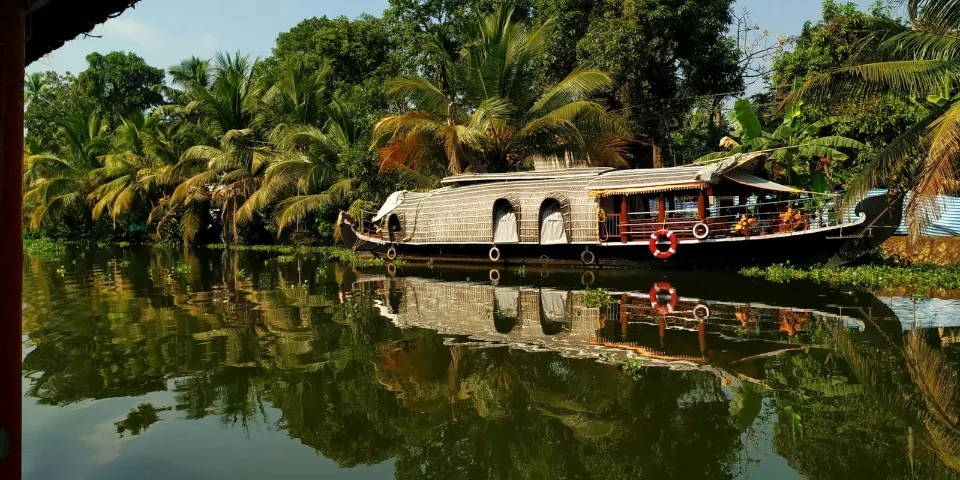 Munnar & Alleppey Houseboat