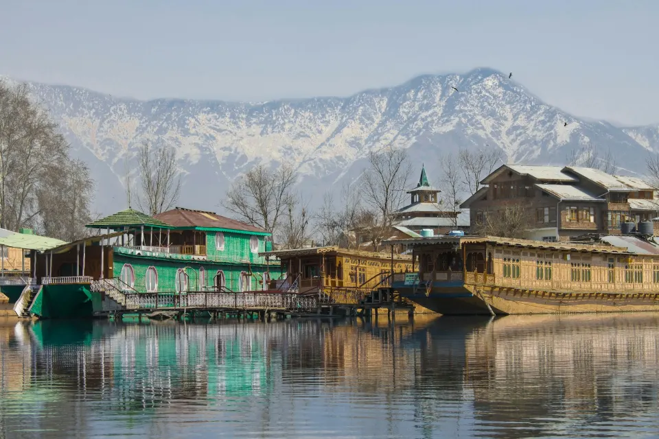 Kashmir travel guide 2026–27